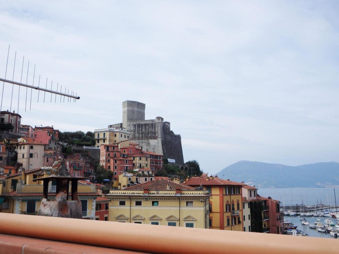 Mansarda Laura Apartment Lerici Exterior foto